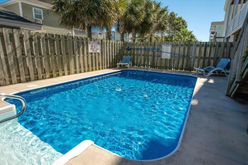 Bermuda Breeze C Holiday Home
