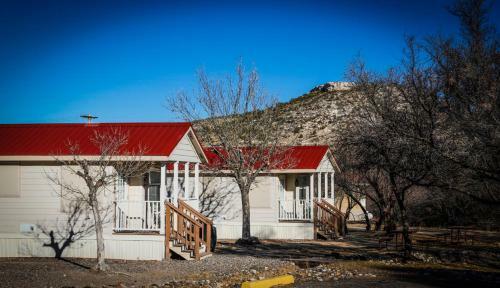 Verde Valley One-bedroom Park Model Cabin 14