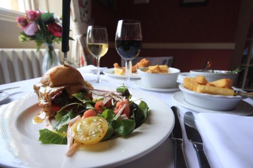Worsley Arms Hotel