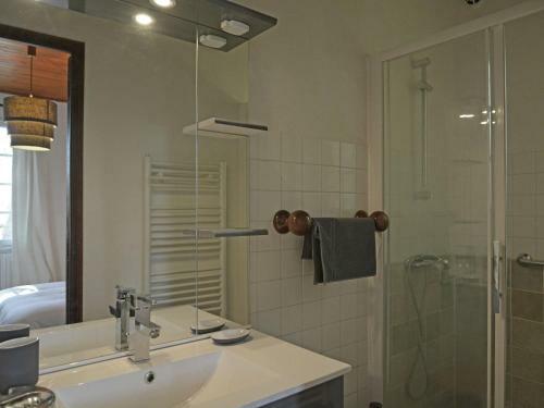 Lush Villa In Beaucaire With Swimming Pool