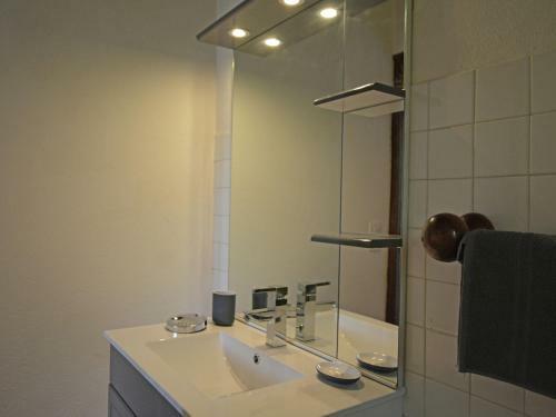 Lush Villa In Beaucaire With Swimming Pool
