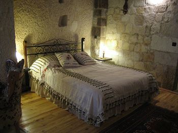 Traveller's Cave Hotel