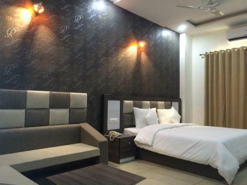 Hotel The Galaxy Resort Bahadurgarh