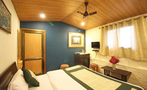 Hotel Jharipani Castle Resort