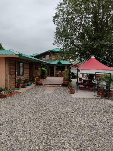 Hotel Jharipani Castle Resort