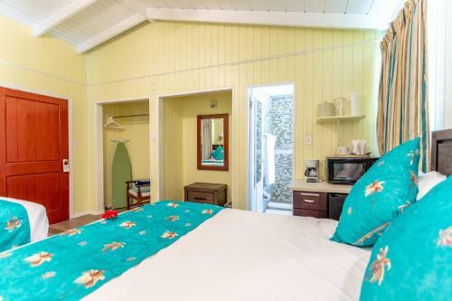 Sebastian's On The Beach Hotel