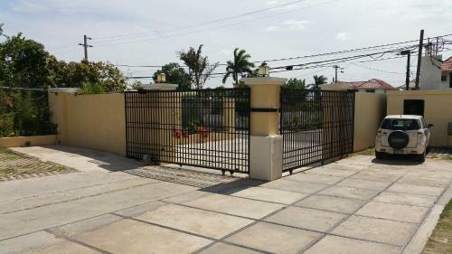 New Kingston Guest Apartments @ Donhead