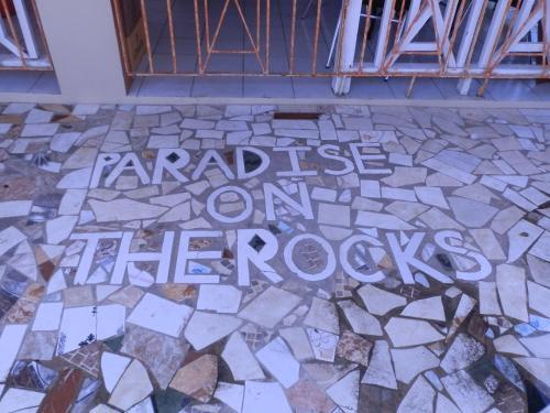 Hotel Paradise On The Rocks