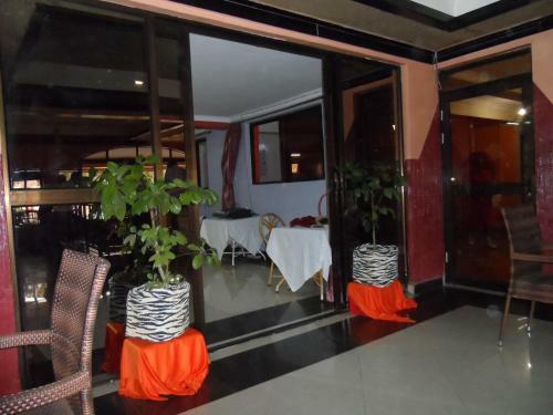 Donnies Hotel