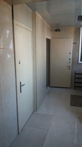 Mira Avenue Apartment