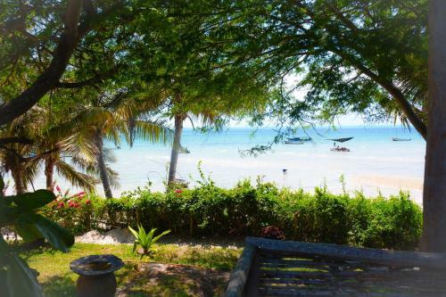 Hotel Baobab Beach Resort And Backpackers