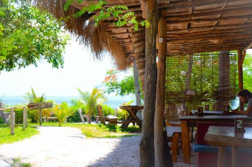 Hotel Baobab Beach Resort And Backpackers