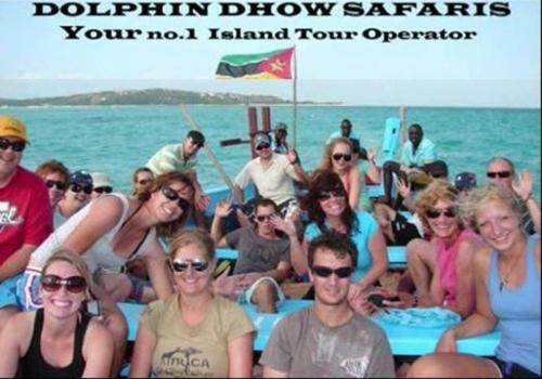 Lodge Dolphin Dhow Safaris