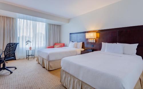 Hotel Courtyard By Marriott Panama At Metromall Mall