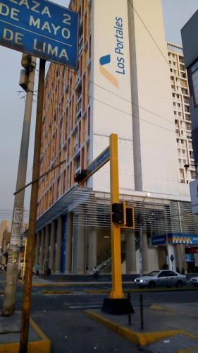 Apartamento En Edificio Centro Colonial