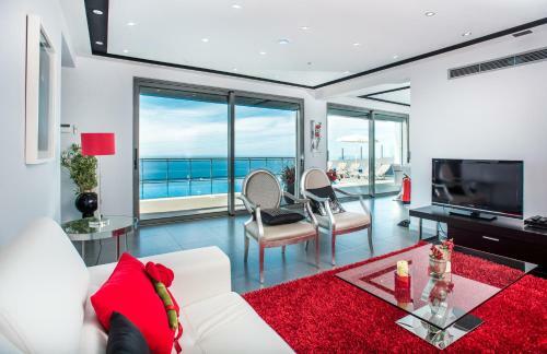 Villa S�o Louren�o - By Mhm