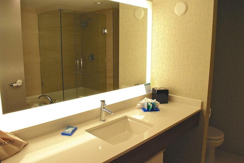 Hotel Holiday Inn Express Vancouver Airport