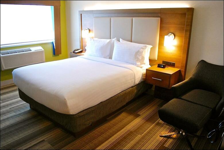 Hotel Holiday Inn Express Vancouver Airport