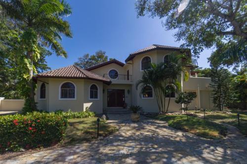 Luxury Villas At Sea Horse Ranch