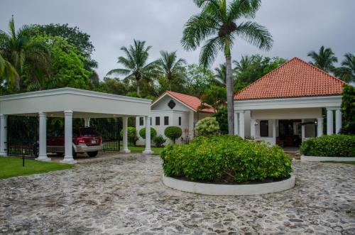 Luxury Villas At Sea Horse Ranch