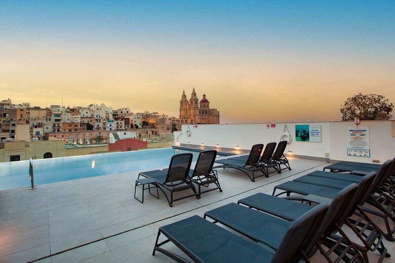 Hotel Pergola Club