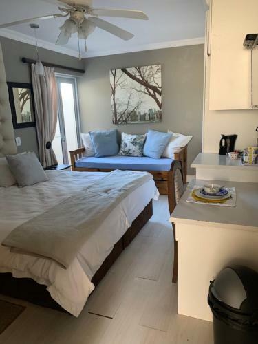 Hostal Sharwood Place