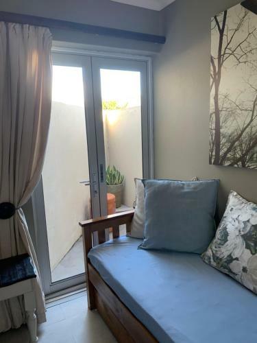 Hostal Sharwood Place