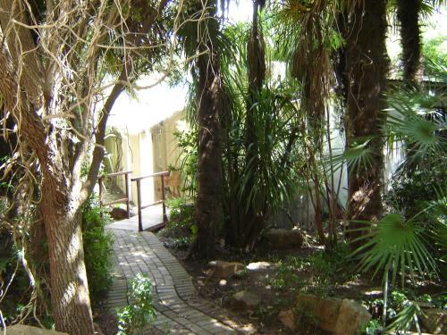 Hostal Ladybrand Guest House