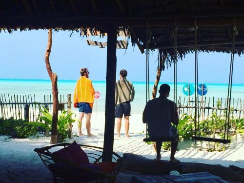 Hostal Zanzistar Guesthouse & Restaurant