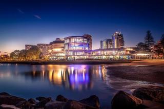 Hotel Outrigger Twin Towns Resort