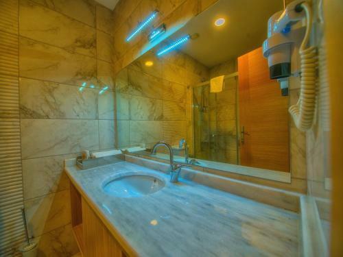 Hotel Akman Tzob Otel