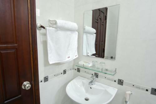 Hotel Redrose Villa