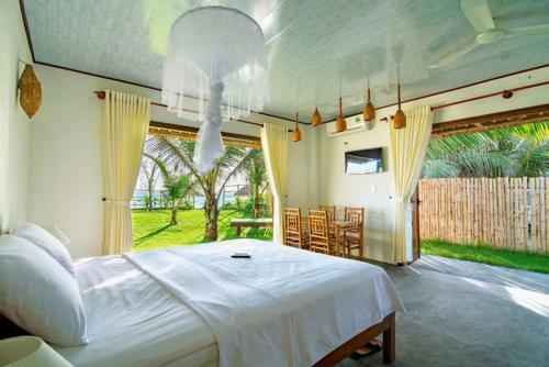Hidden Beach Bungalow Sea View