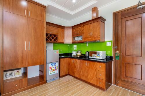 Sunny Hotel And Apartment