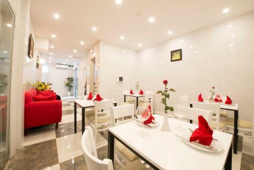 Ha Noi Holiday Center Hotel