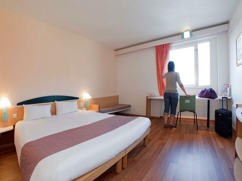 Hotel Ibis Mons Centre Gare