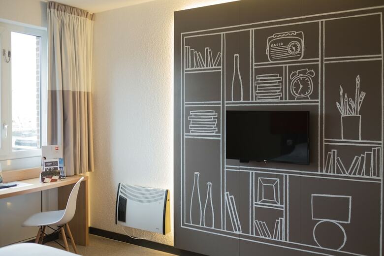 Hotel Ibis Mons Centre Gare