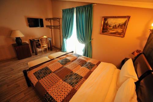 Dream Hotel
