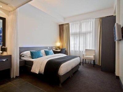The Park Hotel (hh)