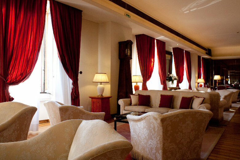 Plaza Hotel Lucchesi