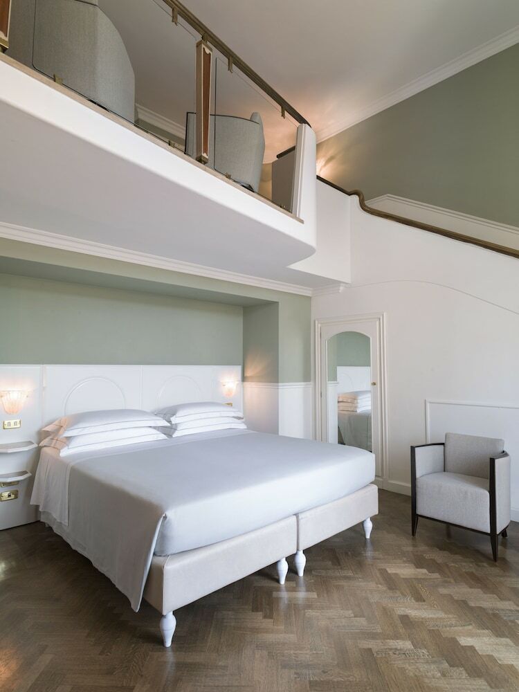 Plaza Hotel Lucchesi