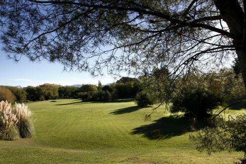 Lodge Acacias Country Club