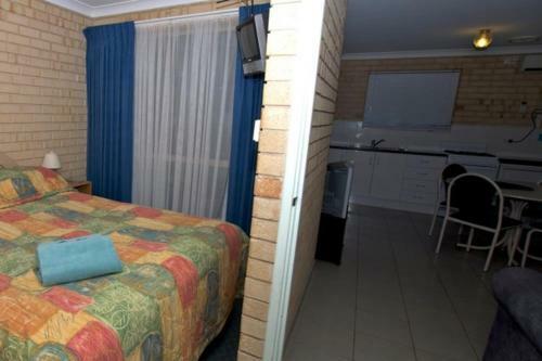 Hotel Esperance Beachfront Resort