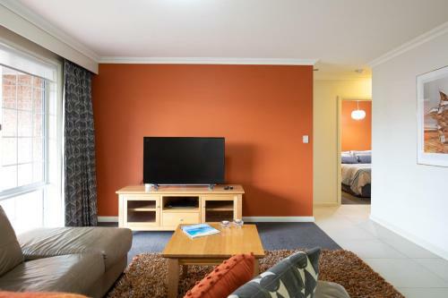 City Two Apartment