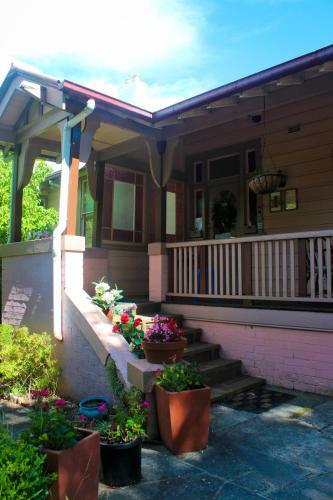 Hostal Hotel Avonleigh