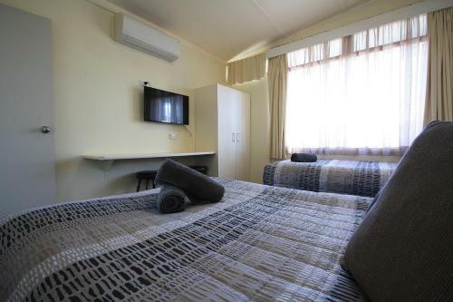Hi Way Motor Inn