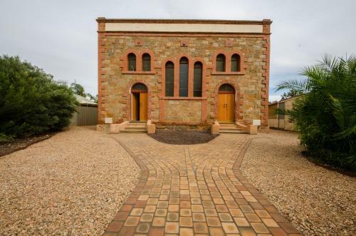 Villa Broken Hill Outback Church Stay