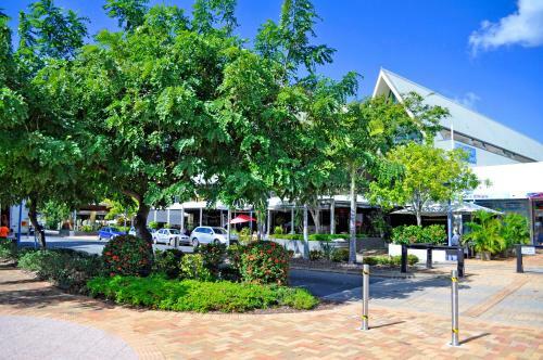 Hotel Airlie Waterfront Accommodation