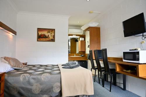 Byer Fountain Motor Inn