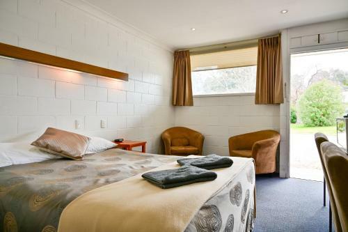 Byer Fountain Motor Inn